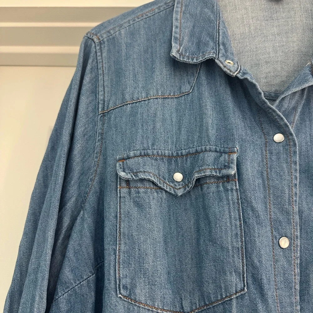 Denim Button-Up Long-Sleeved Shirt, Old Navy, Snap buttons, Size XL - Picture 3 of 6